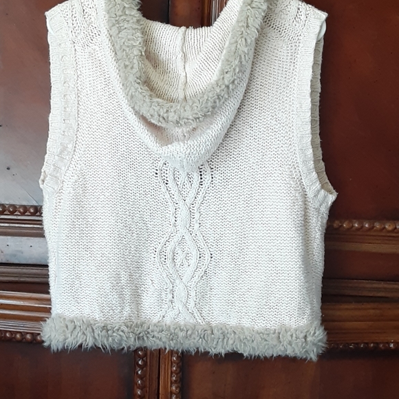 Old Navy vest - Picture 2 of 3